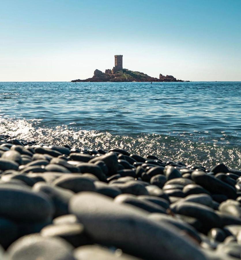 Joli Studio A Front De Mer Saint-Raphaël المظهر الخارجي الصورة